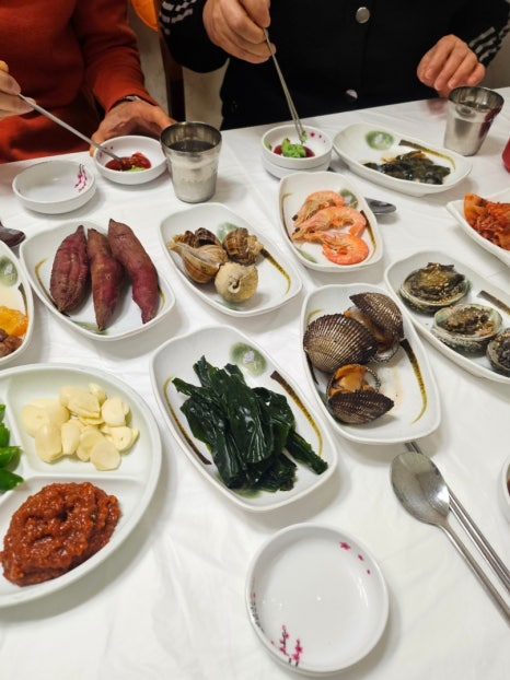 추섬 활어회 식당 이미지
