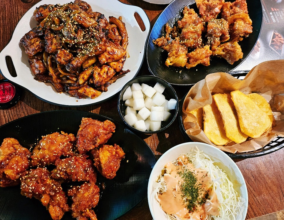찐불이찐숯불두마리치킨 이미지