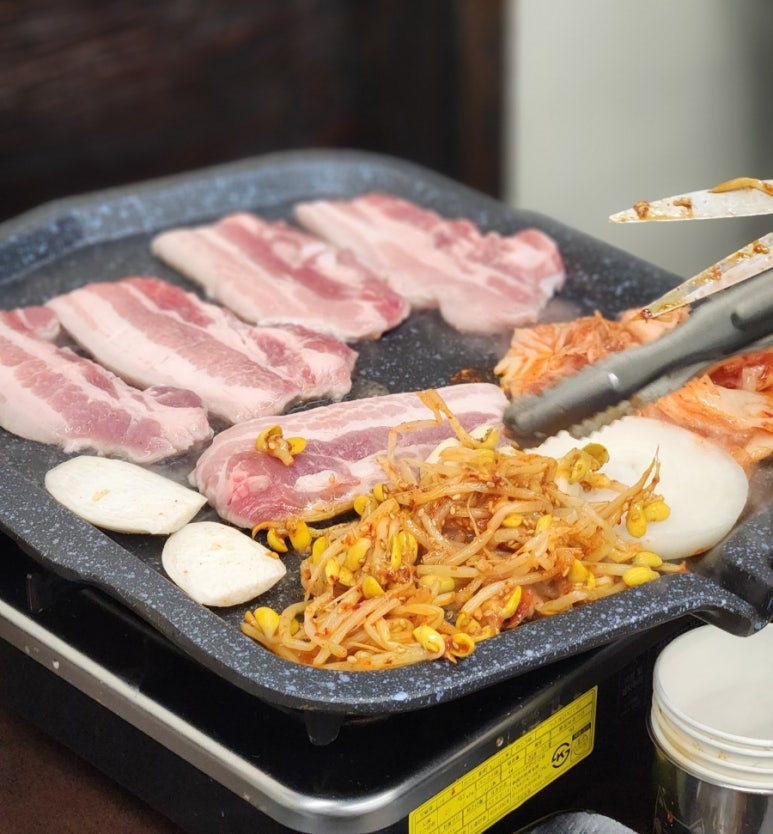 꿀돼지삼겹 이미지