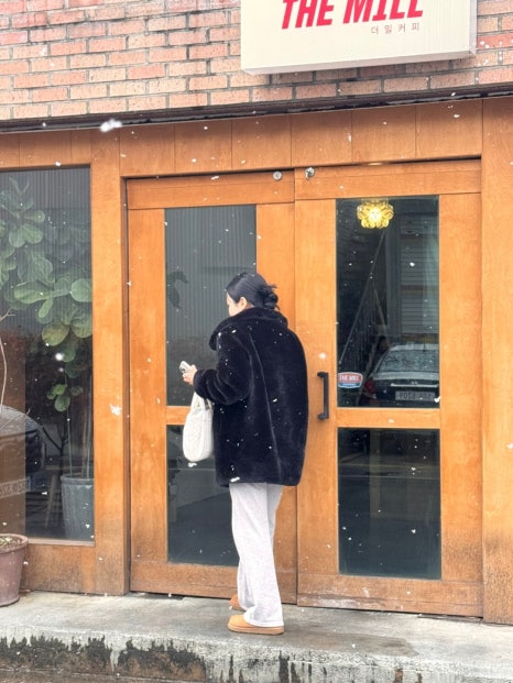 더밀 이미지