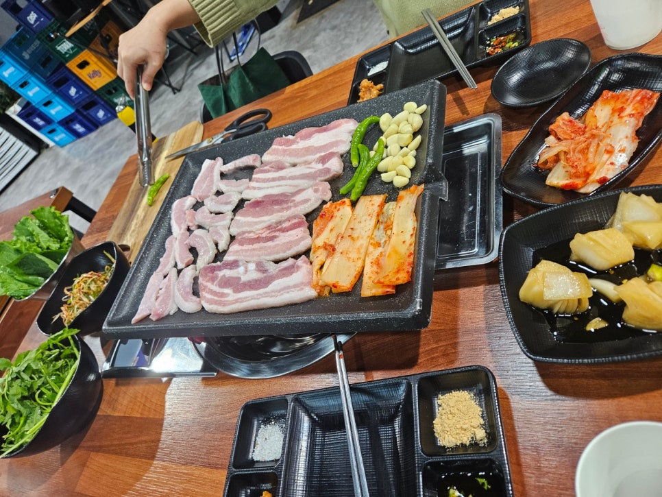 미나리꽃돼지 이미지
