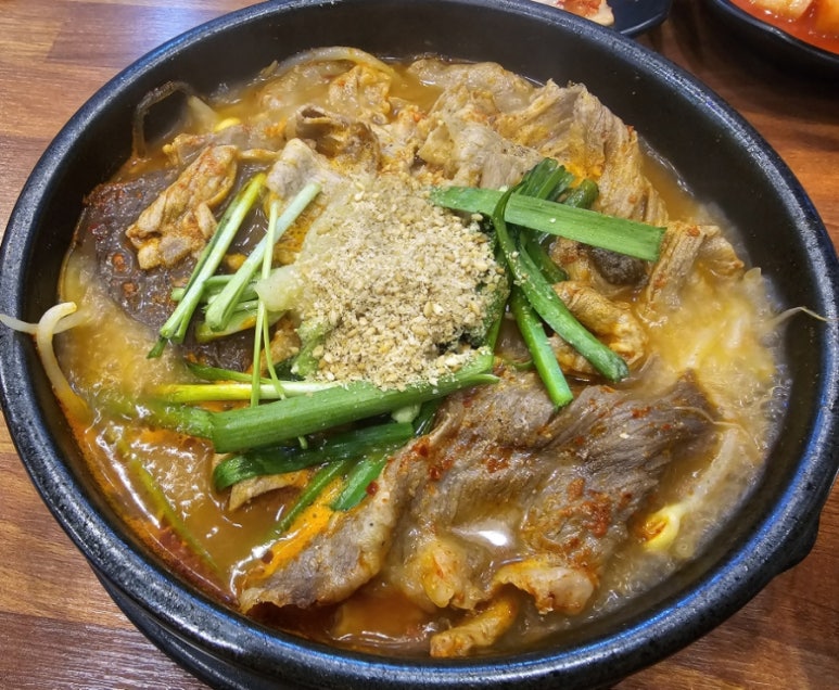 차돌이해장국 이미지
