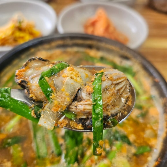 통영굴국밥 이미지