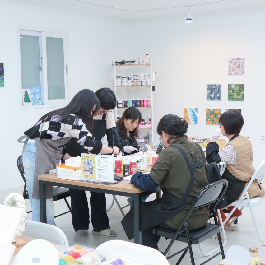 여백아트스튜디오 이미지