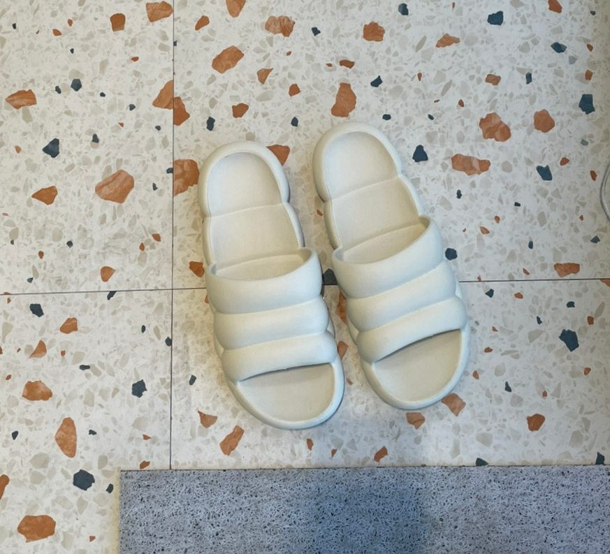 꼼;꼼 이미지