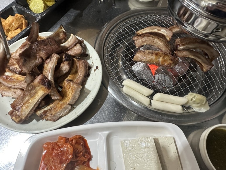 거시기쪽갈비생족발구이 이미지