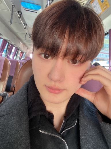 카페 몽타주 이미지
