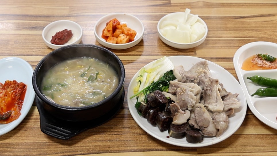 동네수육국밥 이미지