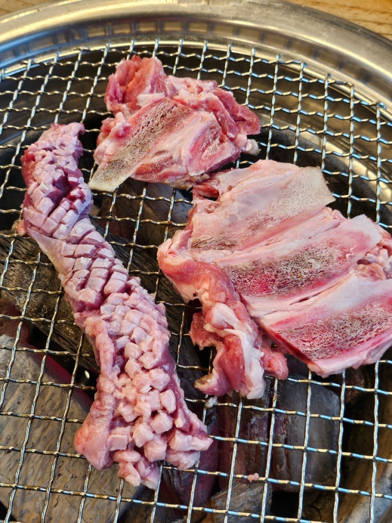 돈날개숯불갈비 이미지