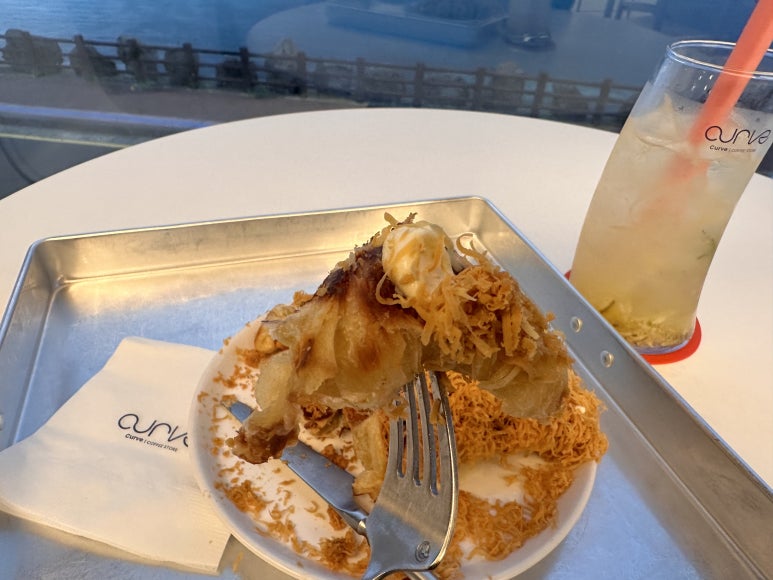 커브커피 이미지