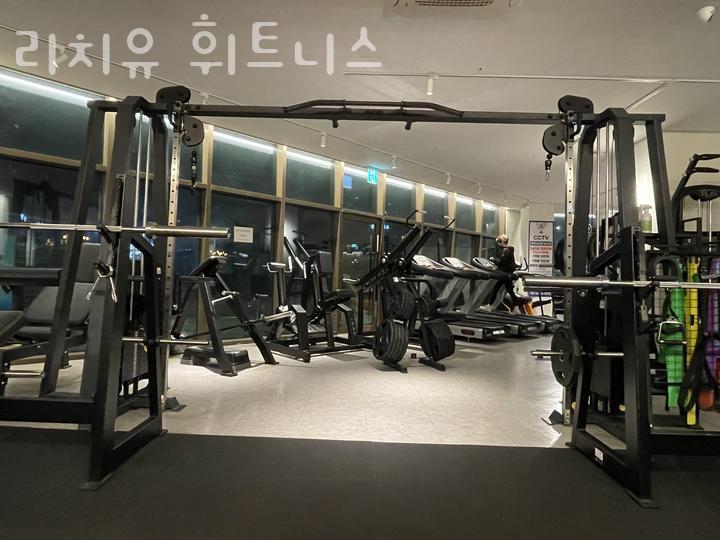 리치휘트니스 이미지