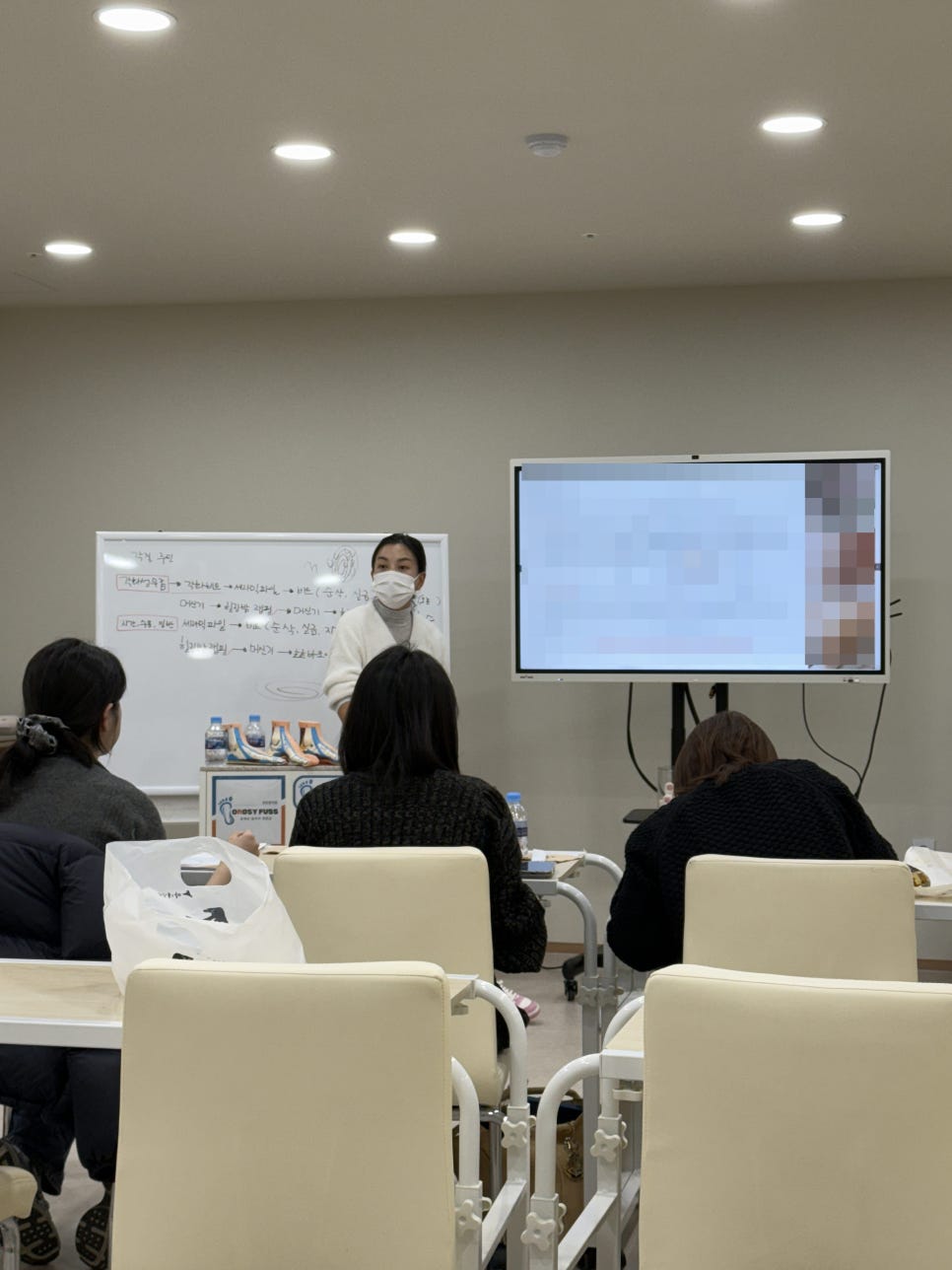 오로지푸스앤네일 이미지