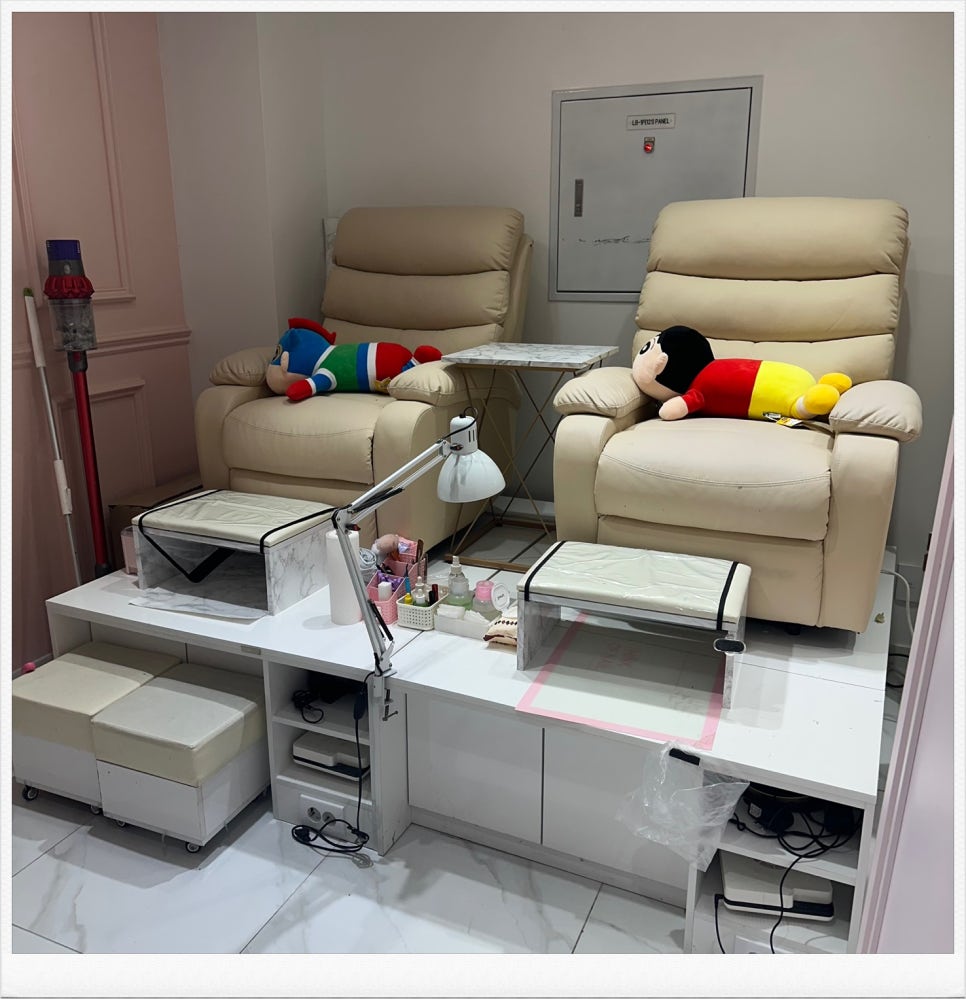 크라운네일살롱 이미지