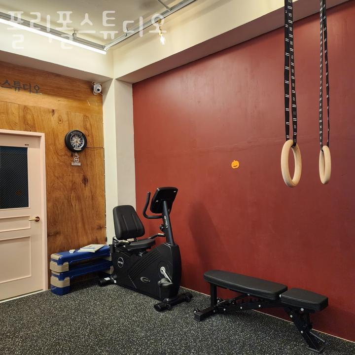 스튜디오폴릭 이미지