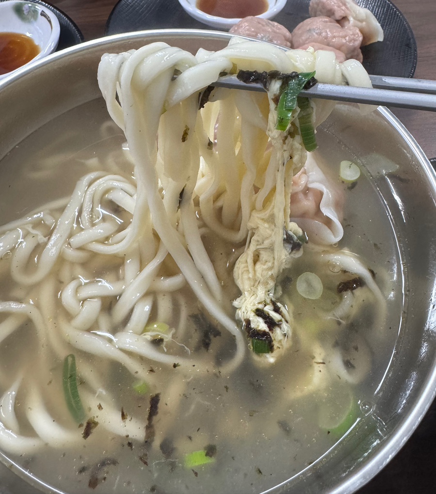 멸치칼국수·만둣국 이미지