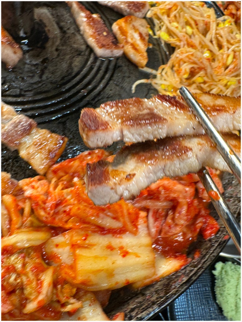 배불뚝이네솥단지삼겹살 이미지