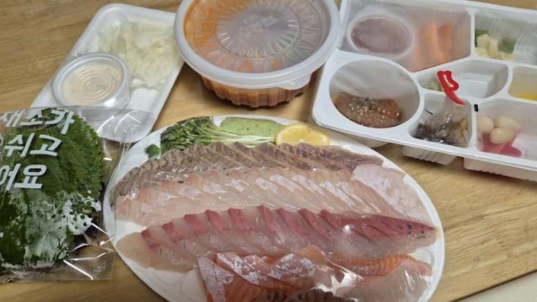 회뜨는수산 이미지