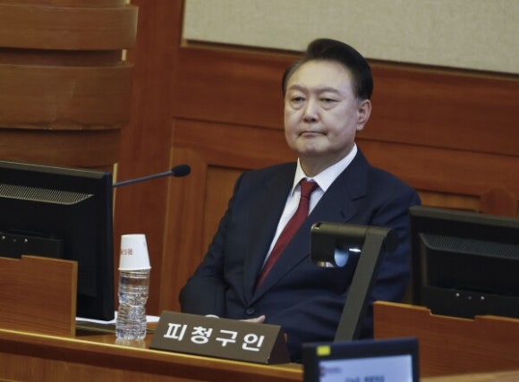 윤YOON 이미지