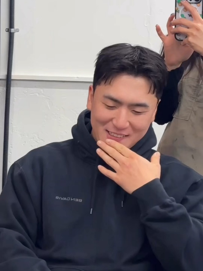 남자 미용실 이미지