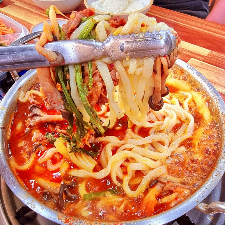 주남얼큰샤브칼국수 이미지