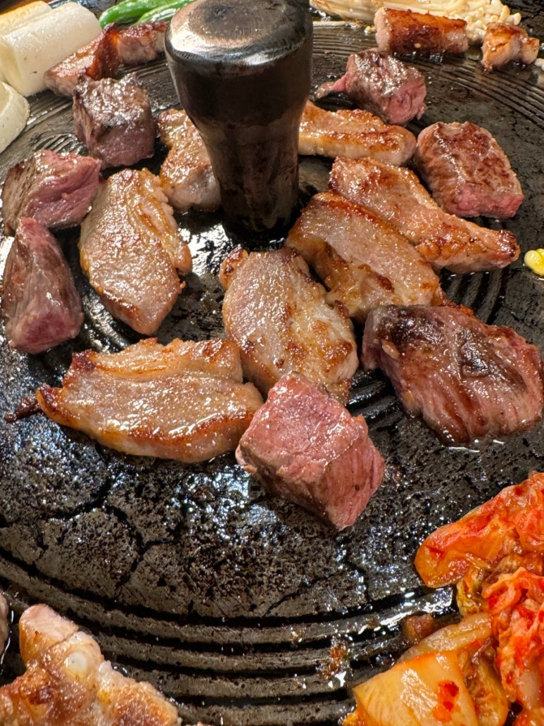 배불뚝이네 솥단지 삼겹살 이미지