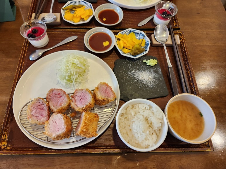 디귿카츠 이미지