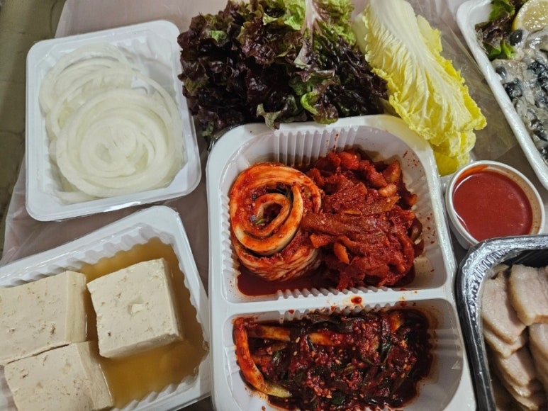 꽃 피우는 기와보쌈 이미지