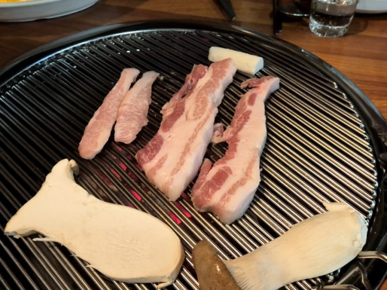 돈단지석쇠구이 이미지