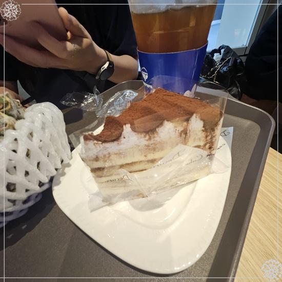 더푸르고 이미지