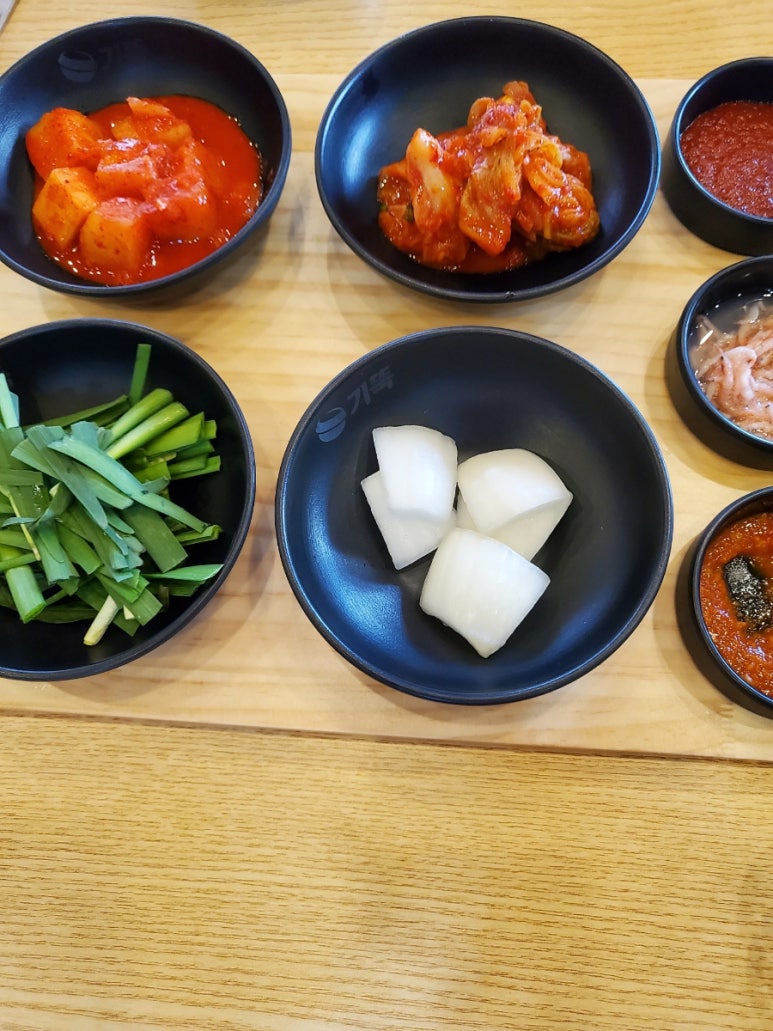 기울어진뚝배기 화성병점점 이미지