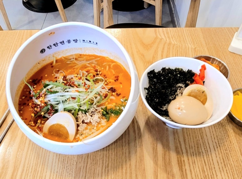 탄탄면공방 파주문산점 이미지