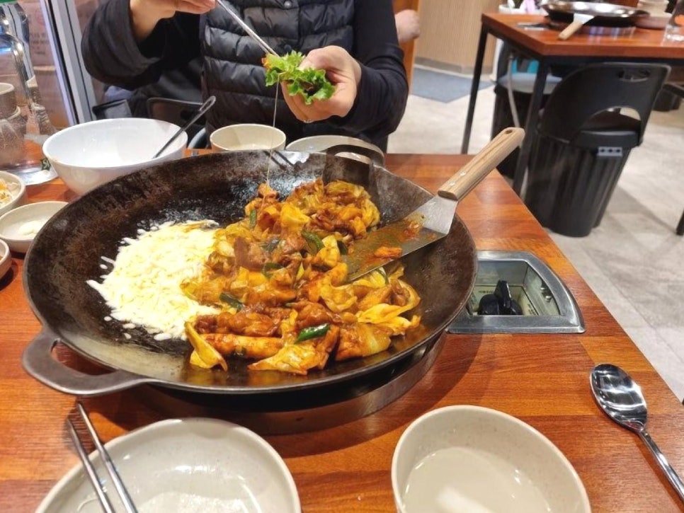 홍대닭갈비성내동 이미지