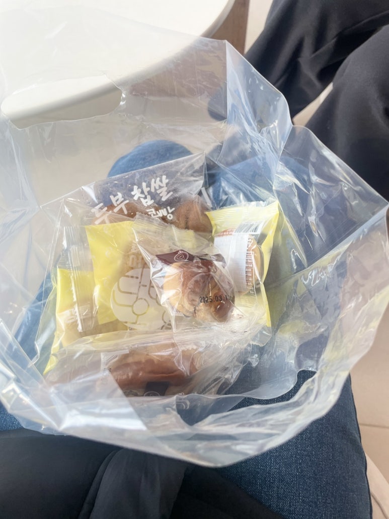 두부커피콩빵 이미지