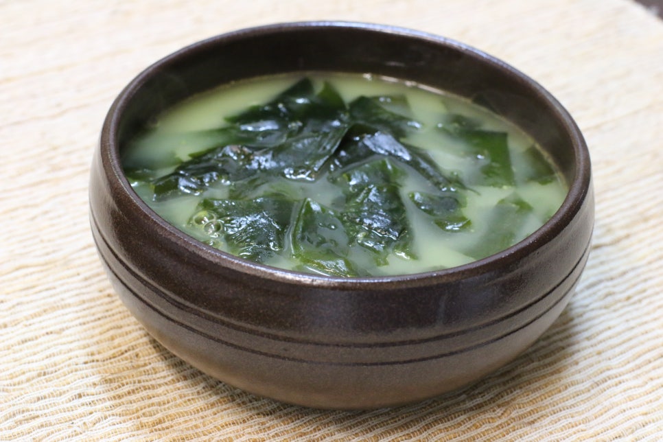 국물이 뽀얀 도미곰탕으로 끓여낸 감칠맛나는 도미미역국 : 네이버 블로그