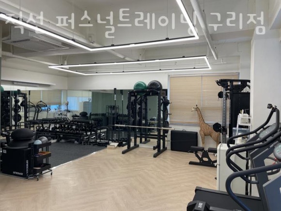 직선퍼스널트레이닝 이미지