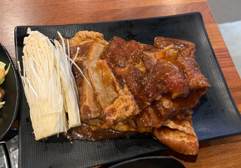 꽃돈숯불갈비 이미지