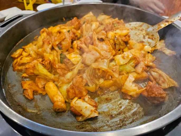 춤추는 닭갈비 이미지