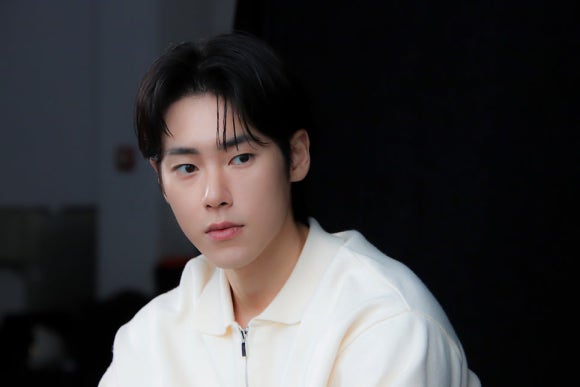 정완 이미지