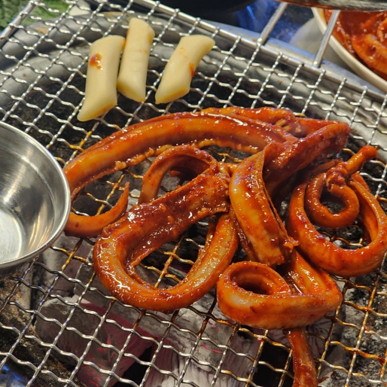 청춘 숯불꼼장어 이미지