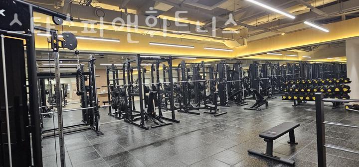스타스파앤휘트니스 이미지