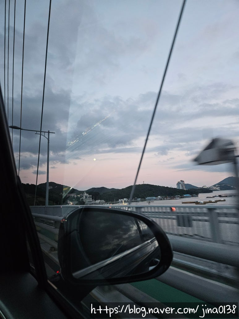 돌섬어부 이미지