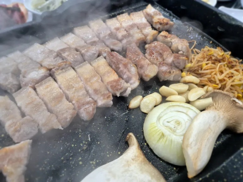 윤용현의도끼농장 이미지