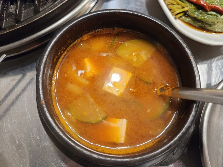 처음본명품민물장어 이미지