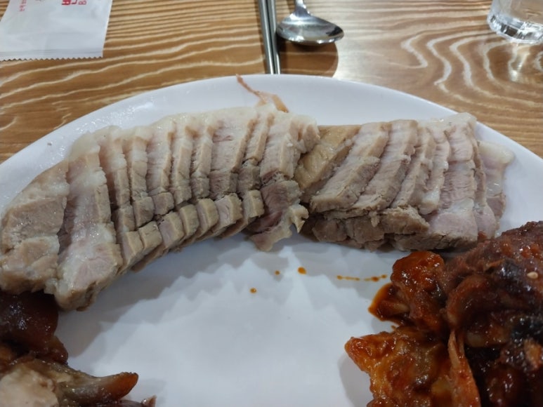 우현족발 이미지