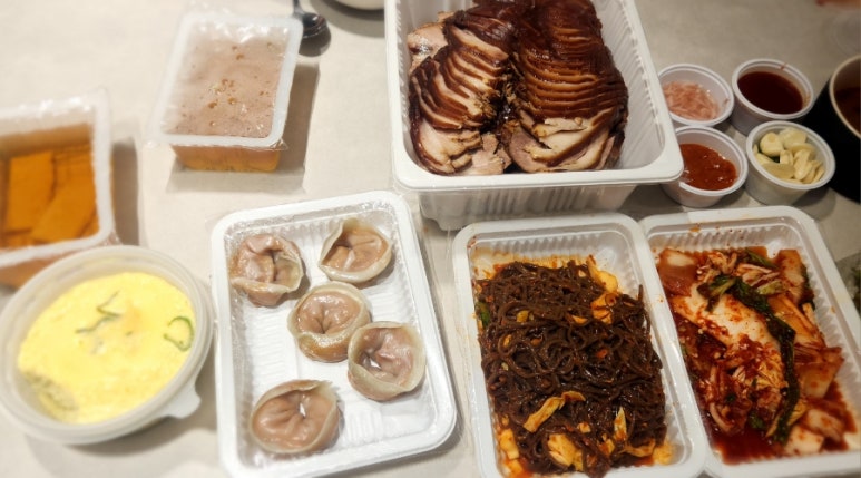 헐렁이왕족발 이미지