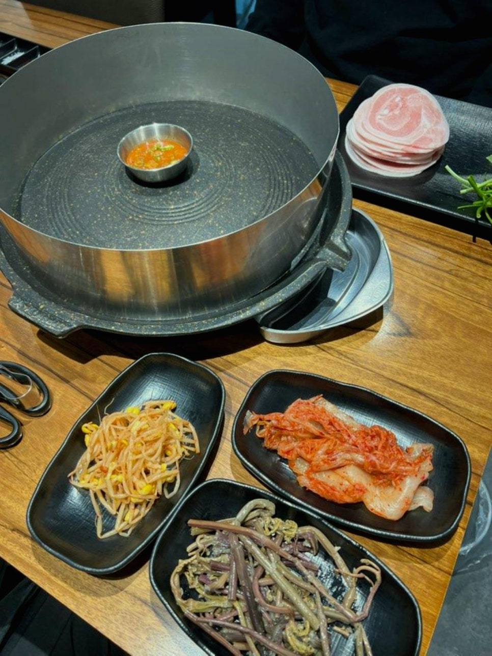 숯불지리산흑돼지 이미지