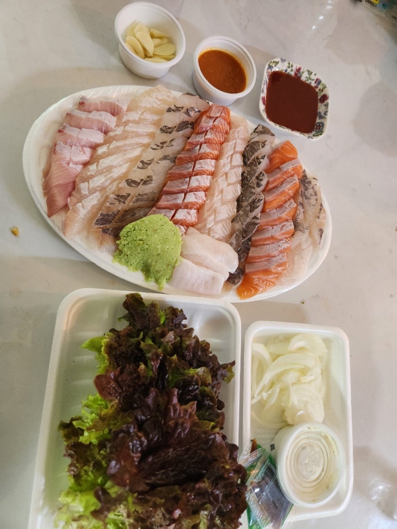 회뜨는삼촌 이미지