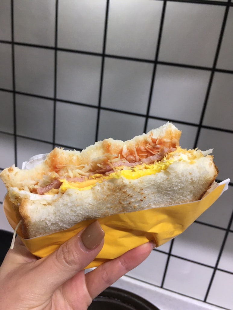 도하 토스트 이미지