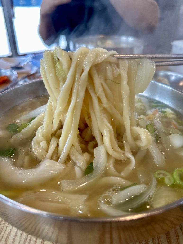 홍칼국수 이미지