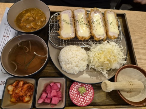 만월돈가스 이미지